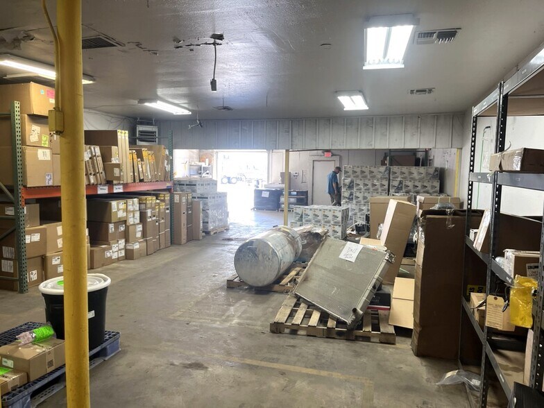 More Photos Of 1810 S Chadbourne St, San Angelo Flex For Sale