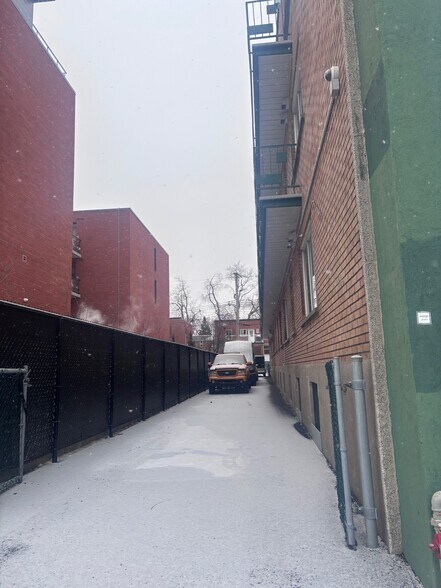 More Photos Of 8366-8370 Boul Saint Laurent, Montréal Apartments For Lease