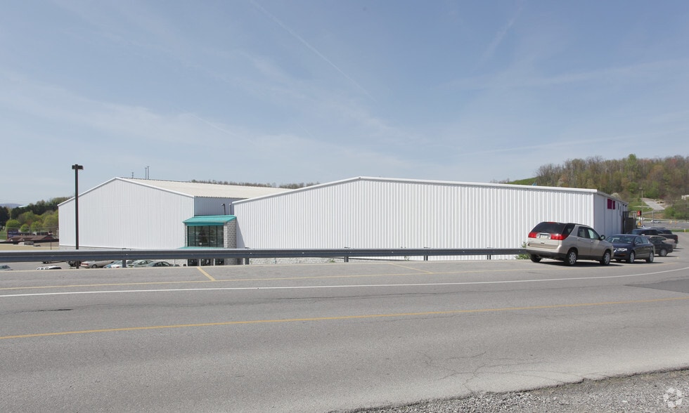 More Photos Of 2900 Plank Rd, Altoona Restaurant For Lease