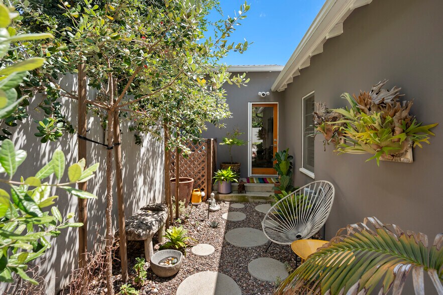 More Photos Of 112-20 E Redwood St, San Diego Apartments For Sale
