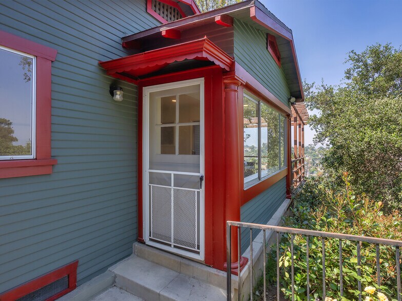 More Photos Of 1825 Altivo Way, Los Angeles Multifamily For Sale