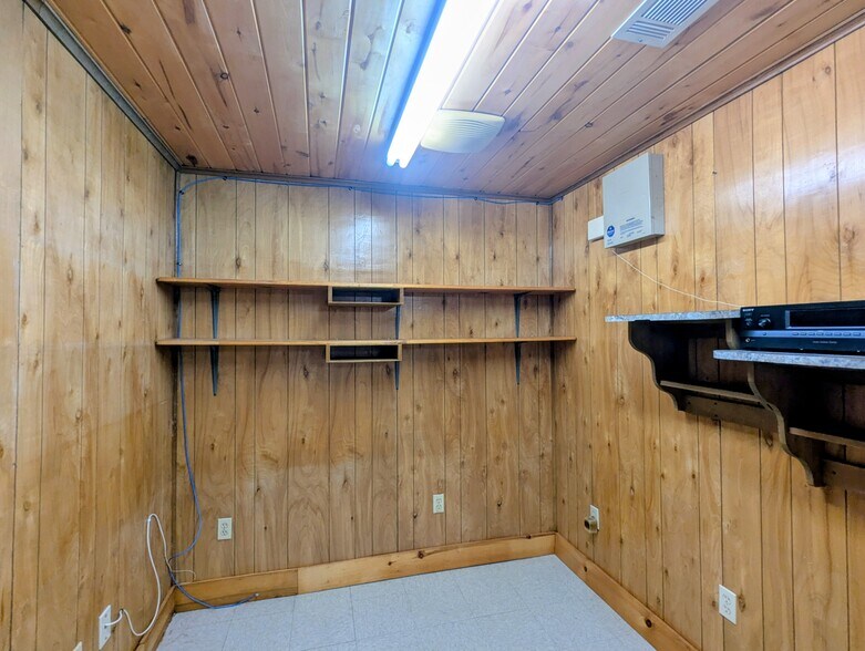 More Photos Of 5733 Highway 69 S, Kountze Freestanding For Sale