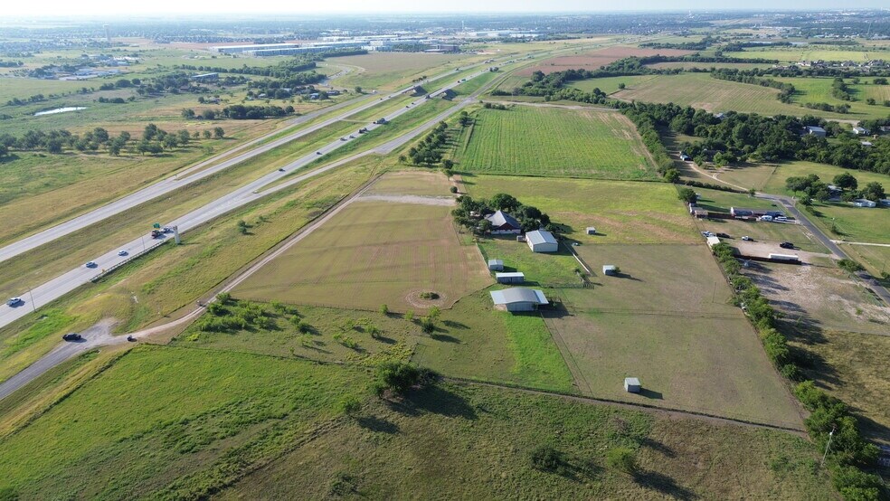 More Photos Of 9100 TX-130, Hutto Warehouse For Lease