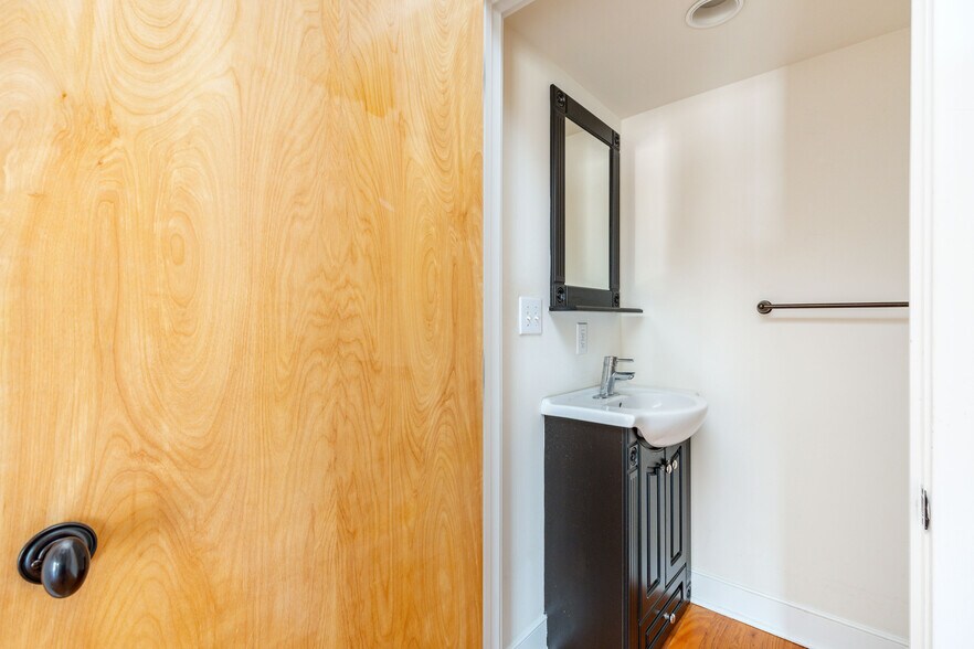 More Photos Of 4557 Manayunk Ave, Philadelphia Apartments For Sale