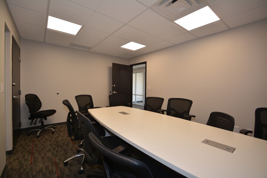 More Photos Of 6595 W 14th Ave, Lakewood Office For Lease
