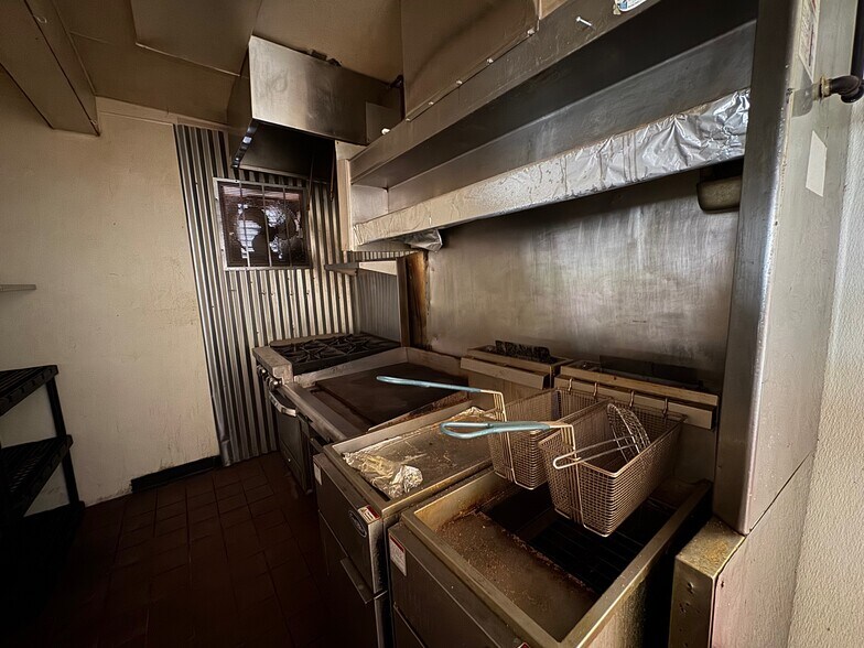 More Photos Of 201 W 7th St, Evart Restaurant For Sale