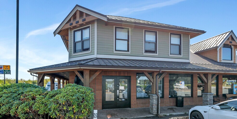 Primary Photo Of 790 176 St, Surrey Convenience Store For Lease