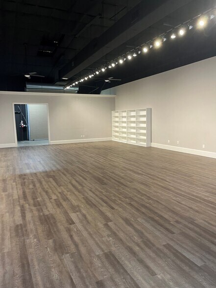 More Photos Of 5880 Shirley St, Naples Flex For Sale