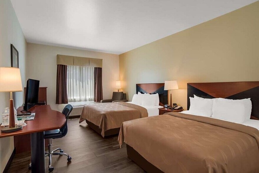 More Photos Of 1435 Doron Dr, Chambersburg Hotel For Sale