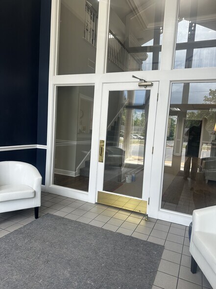 More Photos Of 3006 N Patterson St, Valdosta Office For Sale