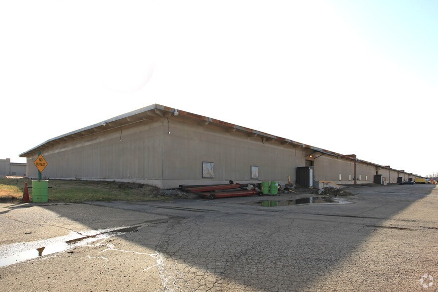 More Photos Of 2501 Millers Ln, Louisville Warehouse For Lease