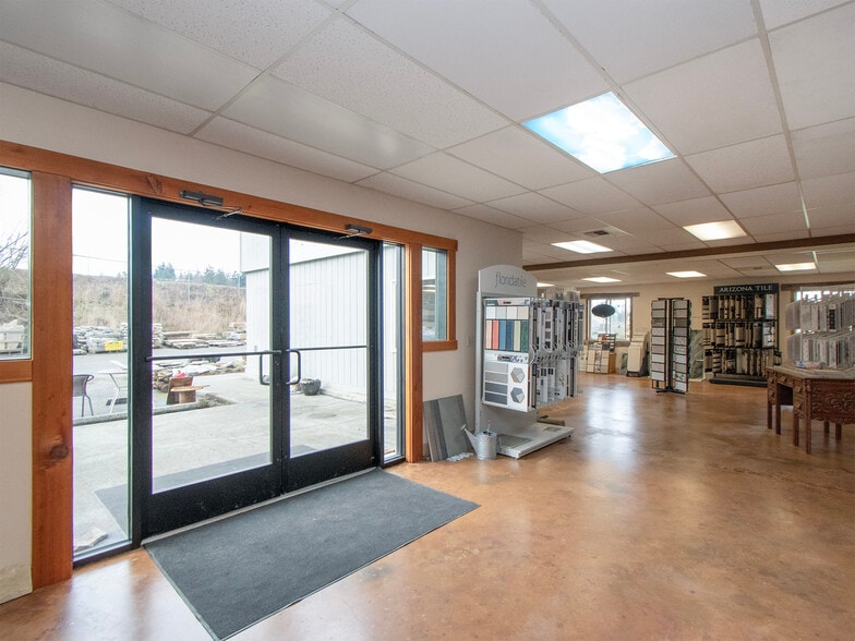 More Photos Of 3368 E Hwy 101, Port Angeles Showroom For Sale