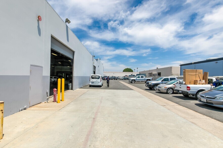 More Photos Of 1621 E Orangethorpe Ave, Fullerton Warehouse For Sale