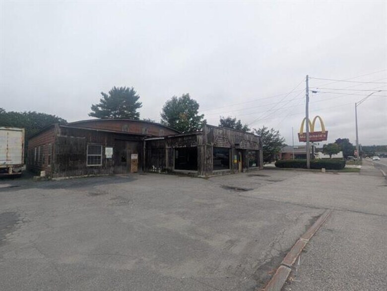 More Photos Of 235 Washington St, Claremont Auto Repair For Sale