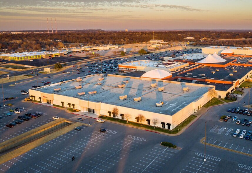 More Photos Of 14002 E 21st St, Tulsa Office For Sale