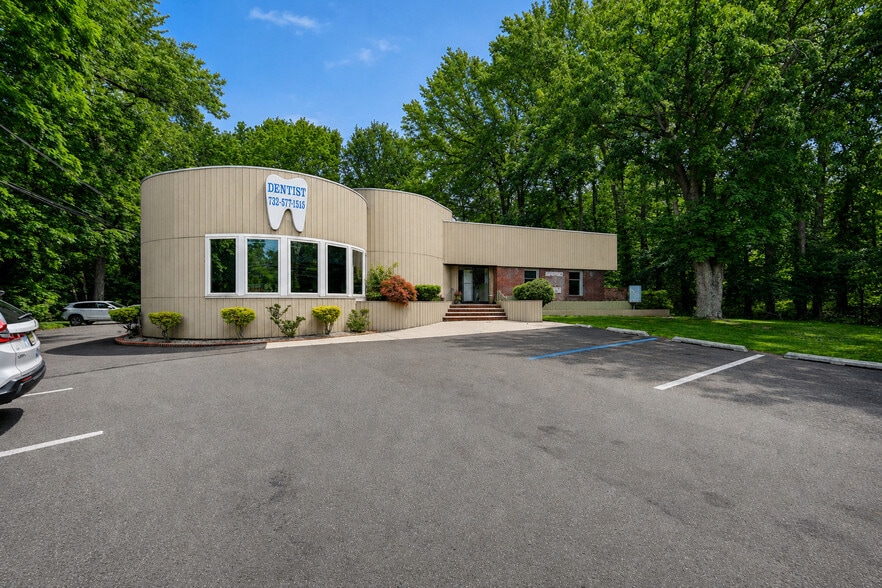 More Photos Of 270 Route 9 N, Manalapan Township Office For Lease