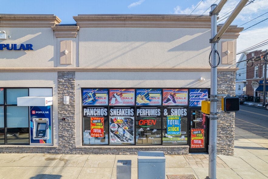 More Photos Of 252 Madison Ave, Perth Amboy Storefront For Lease