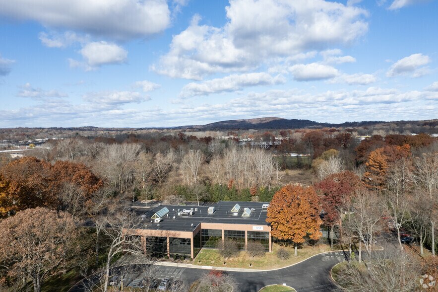 More Photos Of 22 Paris Ave, Rockleigh Office For Lease