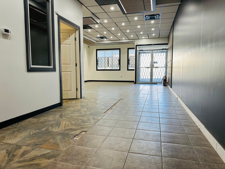 More Photos Of 10416 116 Av, Grande Prairie Storefront For Lease