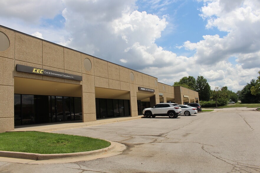 More Photos Of 14631-14651 W 95th St, Lenexa Unknown For Lease