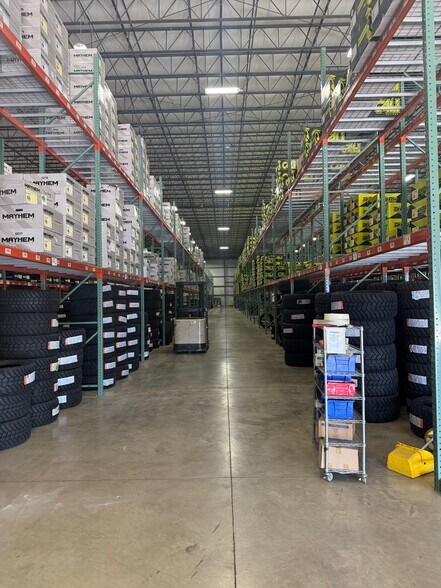 More Photos Of 5435 Dylan Dr, South Bend Distribution For Lease