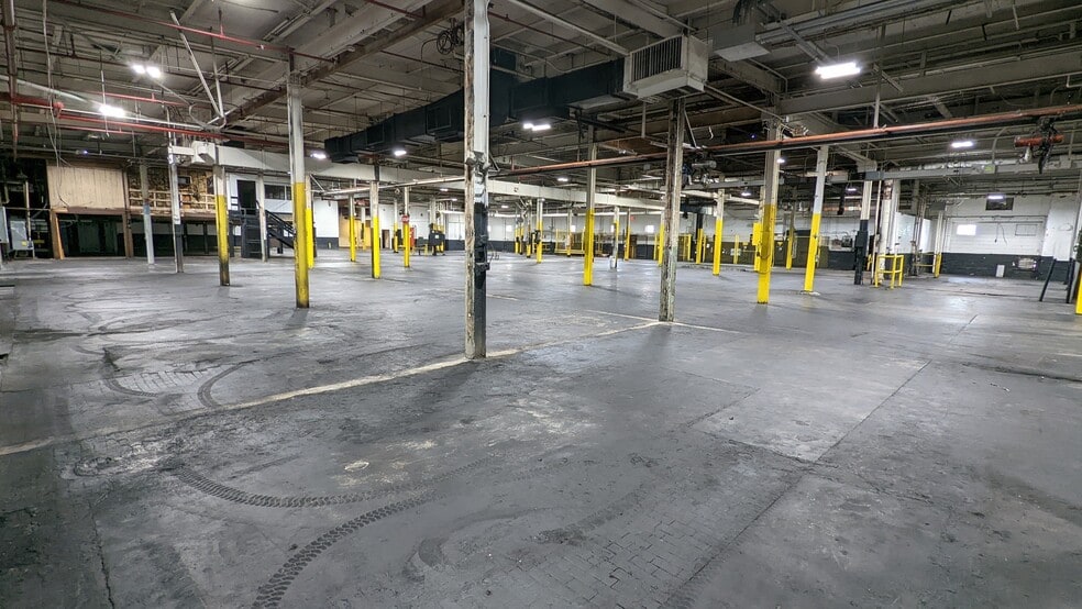 More Photos Of 3650 E 93rd St, Cleveland Unknown For Lease