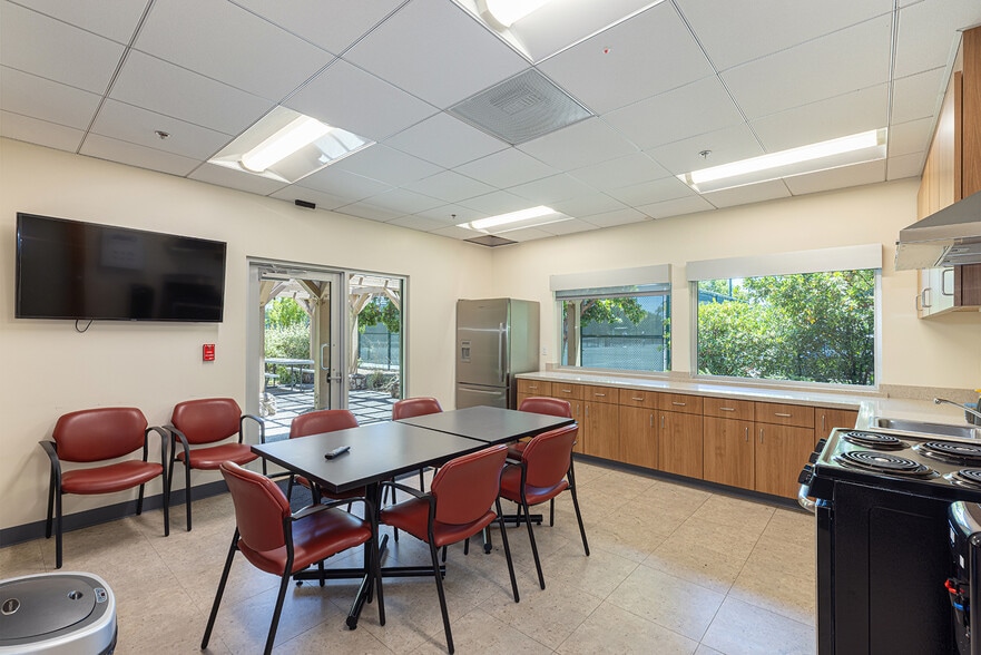 More Photos Of 1101 Vintage Ave, Saint Helena Office For Sale