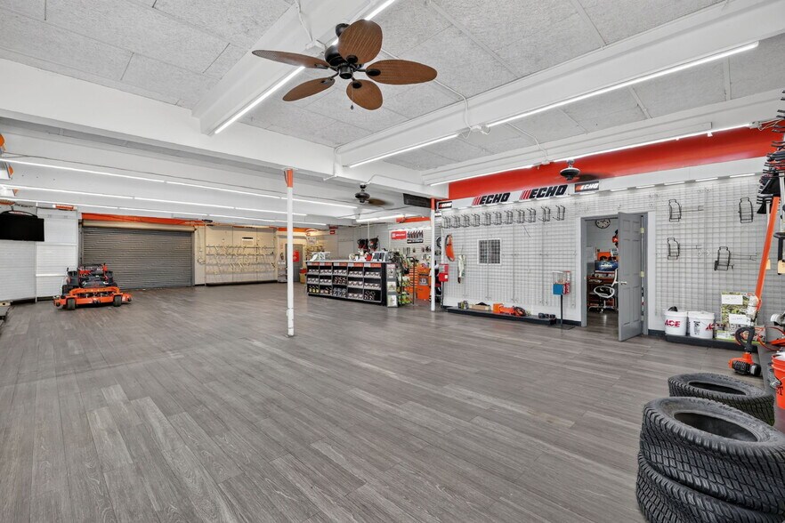 More Photos Of 1035 W Highway 50, Clermont General Retail For Sale