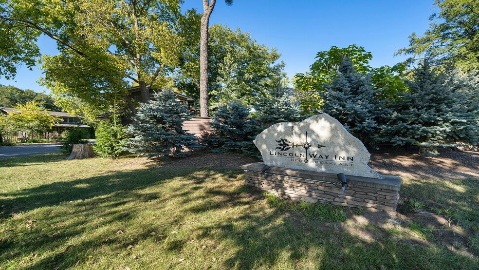 More Photos Of 409 N State St, Franklin Grove Hotel For Sale