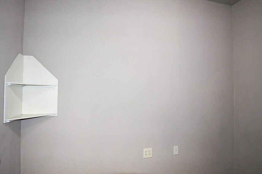 More Photos Of 455 W Ruth Ave, Sallisaw Office For Sale