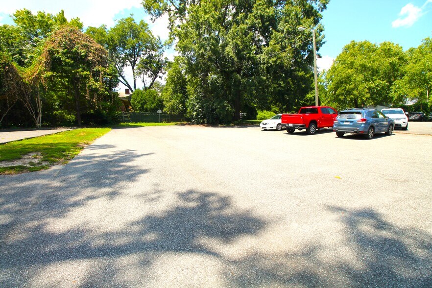 More Photos Of 419 S York St, Gastonia Medical For Sale