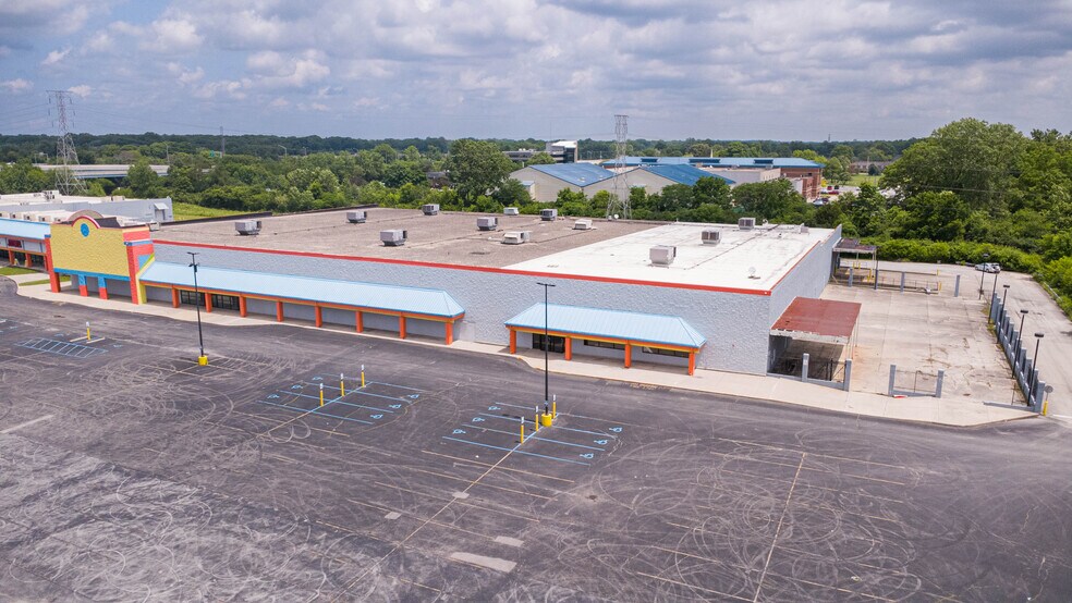 More Photos Of 3643-3749 Commercial Dr, Indianapolis Unknown For Lease