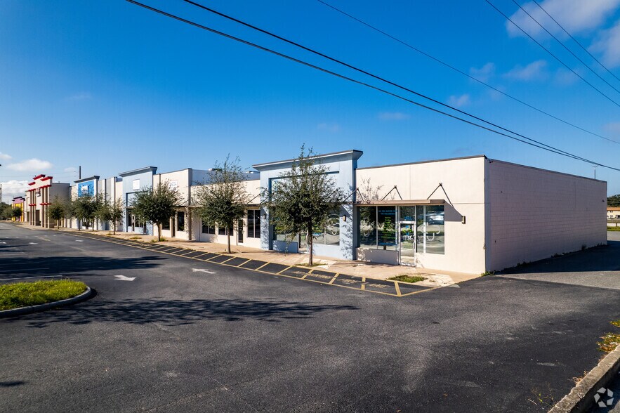 More Photos Of 2816-2830 S Bay St, Eustis General Retail For Lease