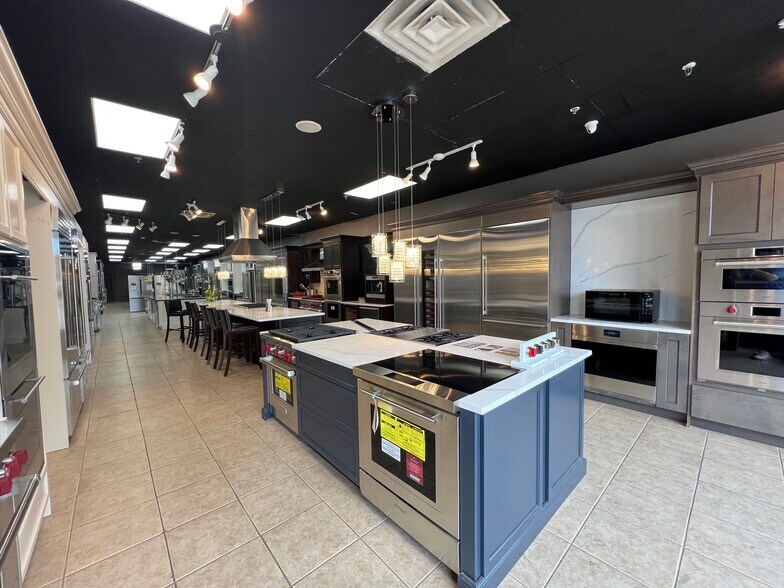 More Photos Of 237-247 Tarrytown Rd, White Plains Storefront For Lease