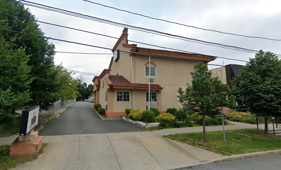 More Photos Of 392 Broadway, Monticello Hotel For Sale