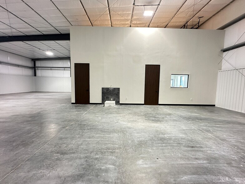More Photos Of 2220 Katy Hockley Cut Off Rd, Katy Warehouse For Lease