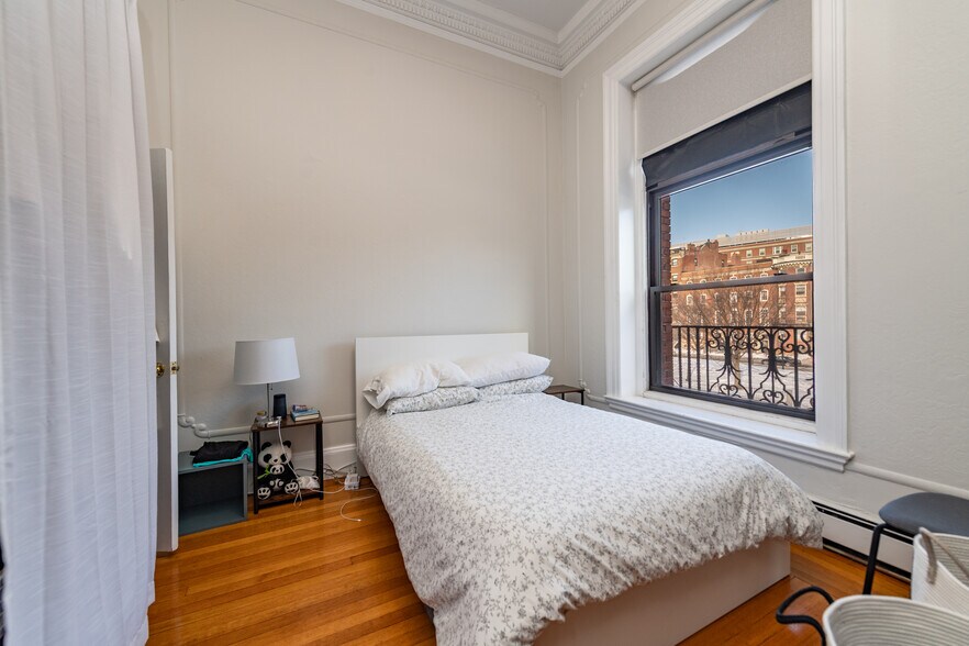 More Photos Of 470 Commonwealth Ave, Boston Apartments For Sale