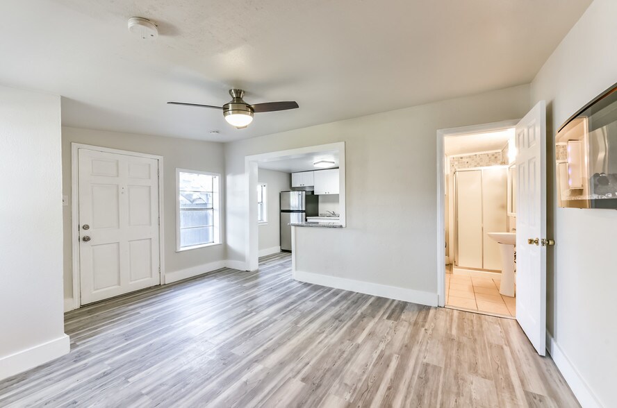 More Photos Of 2745 Wagon Trail Rd, Pearland Auto Repair For Sale
