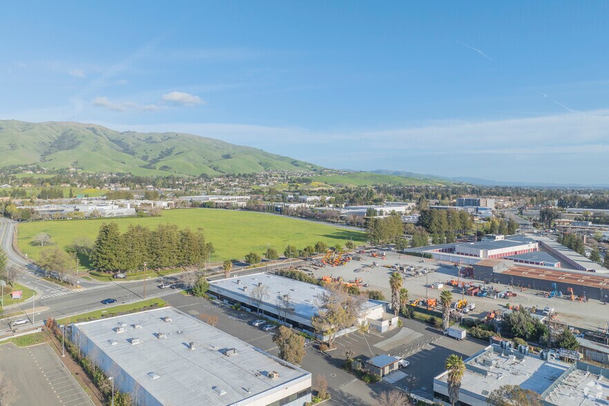 More Photos Of 45437 Warm Springs Blvd, Fremont Warehouse For Lease