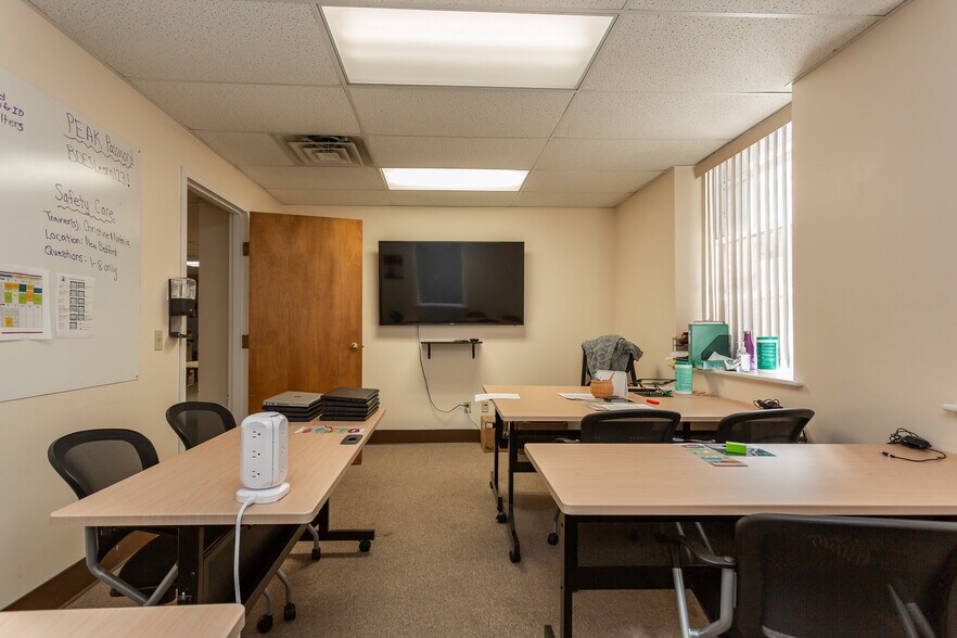 More Photos Of 5 Dover St, New Bedford Office Residential For Sale