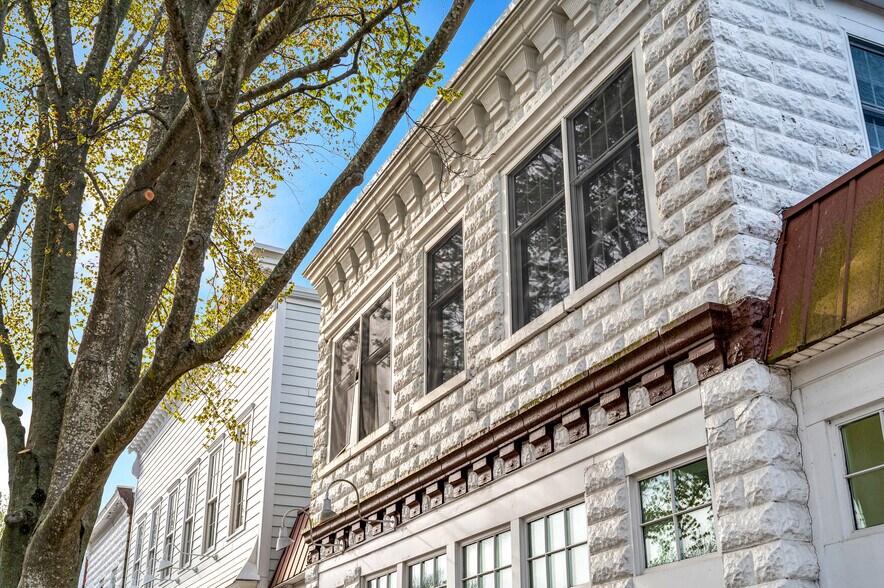 More Photos Of 53-55 Newtown Ln, East Hampton Storefront Retail Residential For Sale
