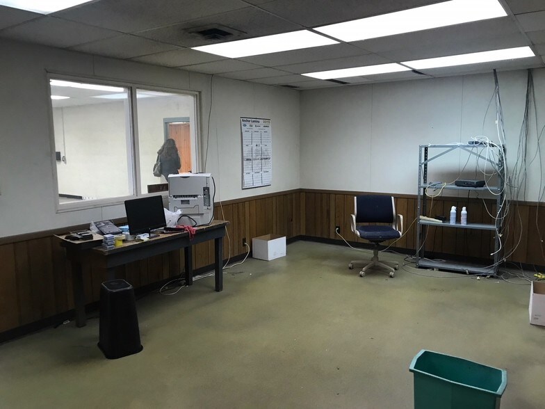 More Photos Of 121 E Tutt St, South Bend Manufacturing For Lease