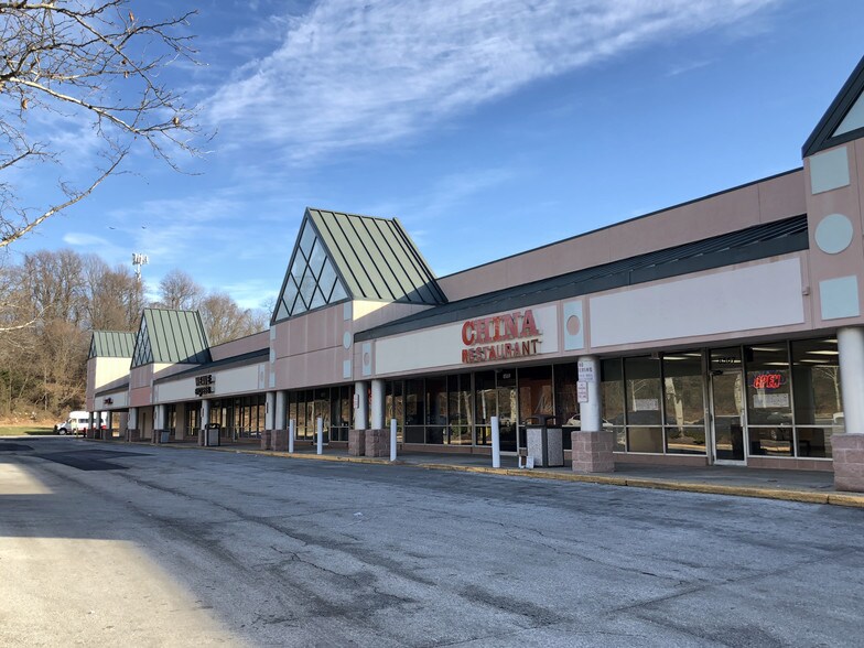 More Photos Of 8511-8585 Landover Rd, Landover Storefront For Sale