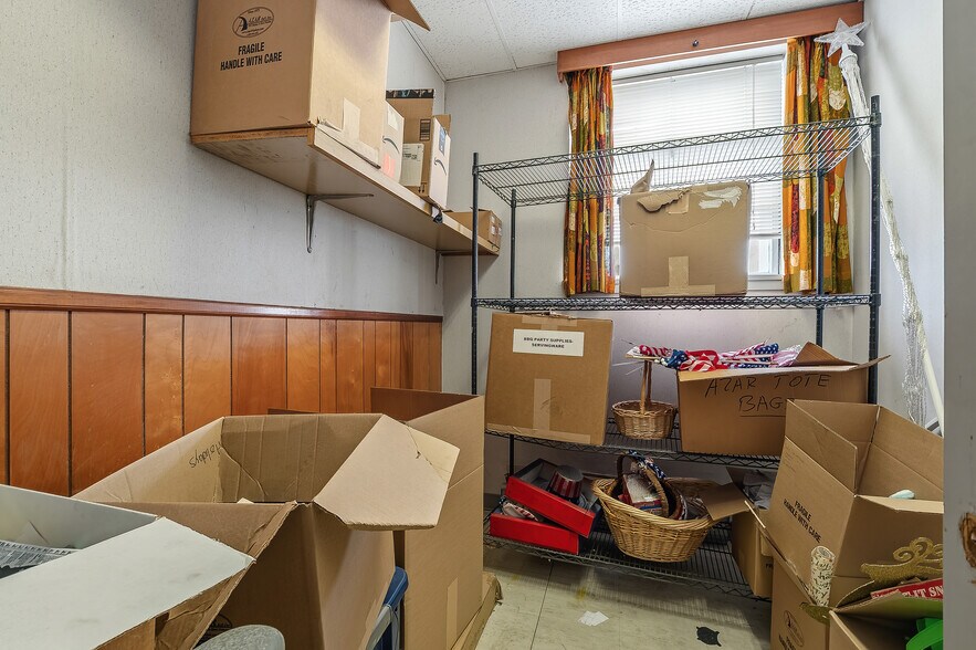 More Photos Of 232 Division St, Kingston Warehouse For Lease