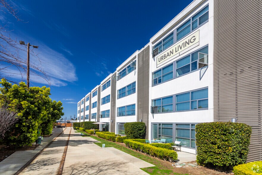 More Photos Of 2015 Hancock St, San Diego Apartments For Sale