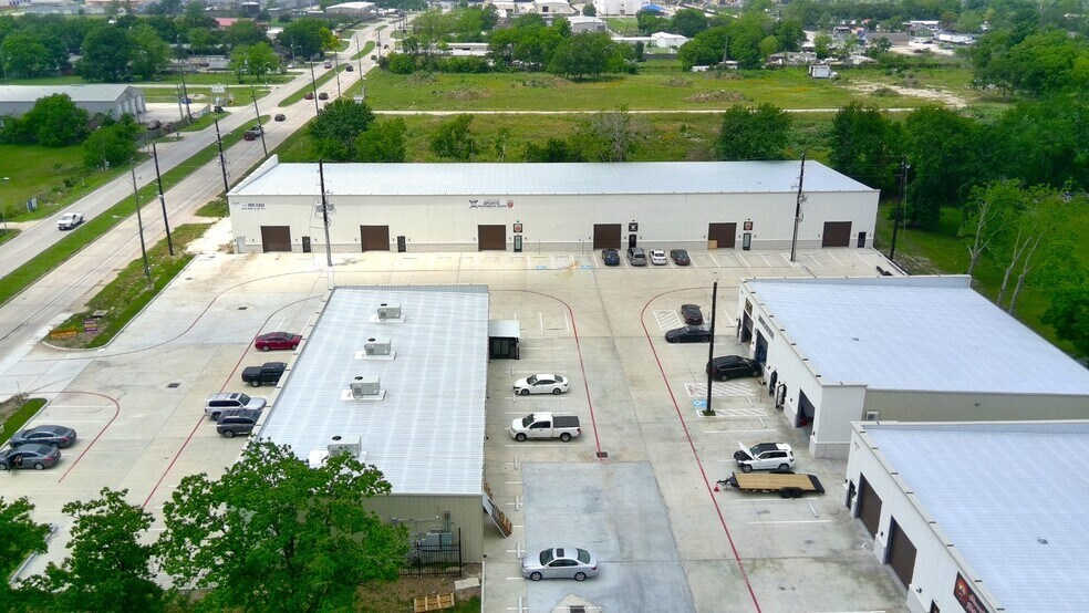 More Photos Of 16230 W Bellfort St, Sugar Land Warehouse For Lease