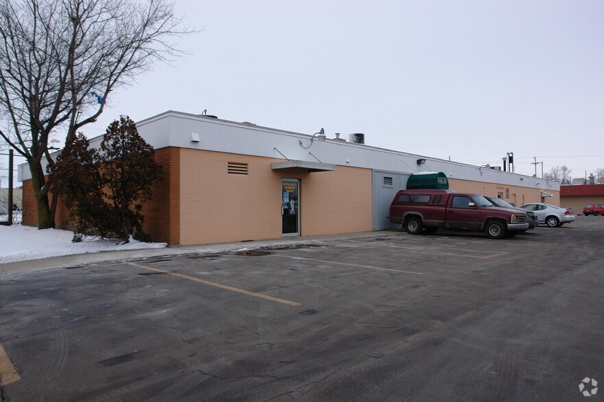More Photos Of 2133-2141 Warwick St, Saginaw Storefront For Sale