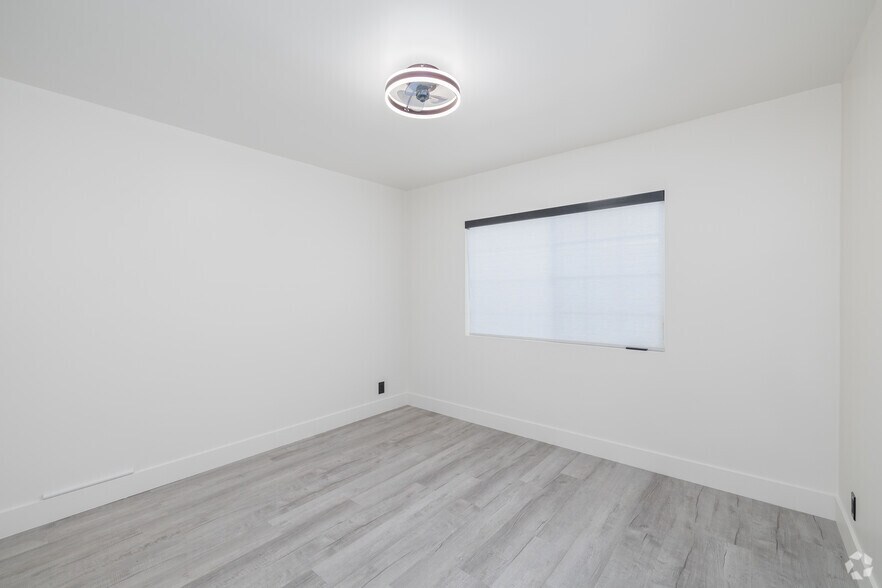 More Photos Of 4820 W 142nd St, Hawthorne Loft Creative Space For Sale