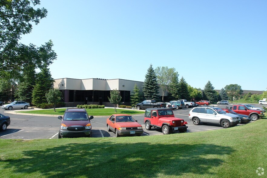 More Photos Of 7600-7650 Golden Triangle Dr, Eden Prairie Research And Development For Lease
