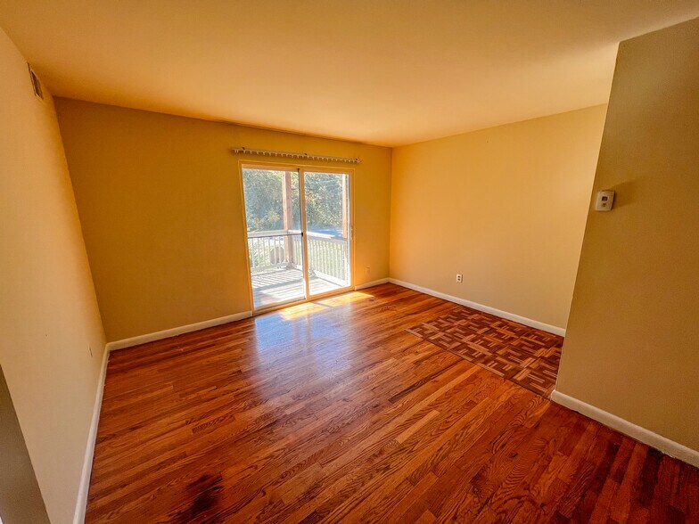 More Photos Of 1901-1909 N Forest Park Ave, Baltimore Apartments For Sale